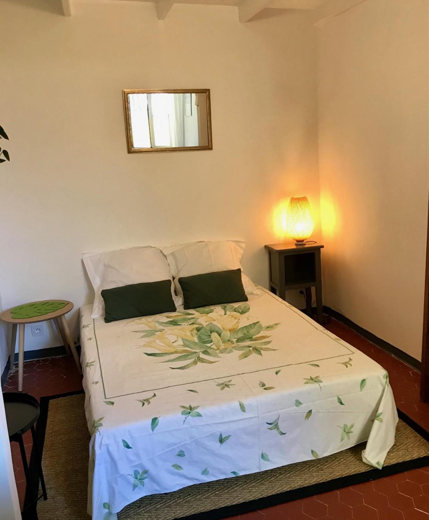 Petit Cocon Apartment วีลล์ฟรองซ์-ซูร์-แมร์ ภายนอก รูปภาพ